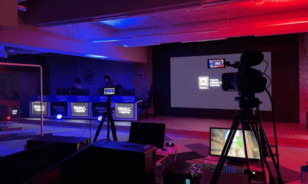 TECH.C.で行われるesports大会会場の様子