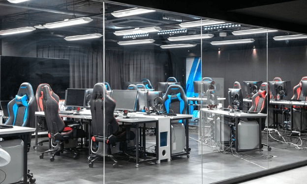 esports専用の教室も完備しています
