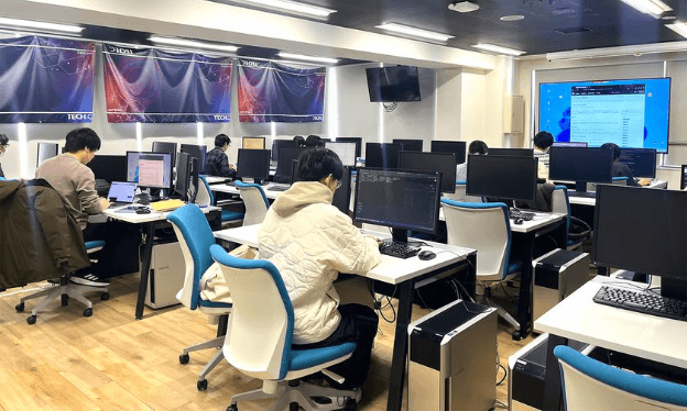 基礎から細かく学べるプログラミングの授業