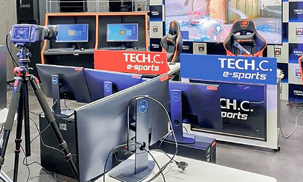 最新最高峰のゲーミングデバイスが完備
